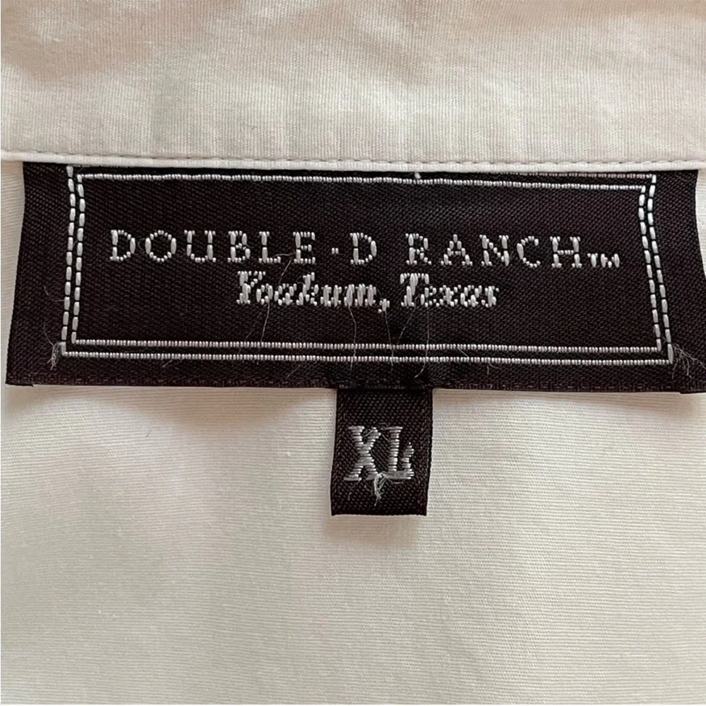 Double D Ranch | White Silver Tone Button Pleated Shoulder Poplin Western Shirt - Picture 5 of 7